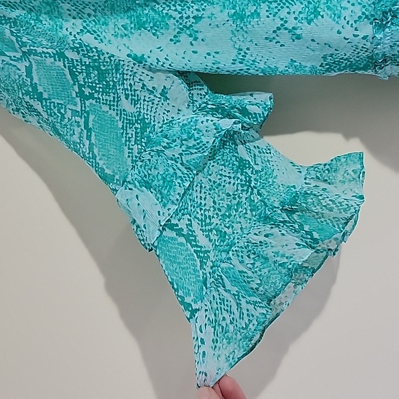 Diane Von Furstenberg Ruffle Silk Chiffon Blouse green teal sz Medium - Picture 4 of 8